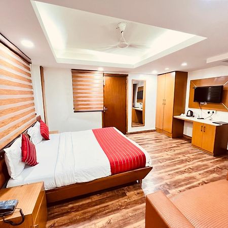 Hotel Sizzling Starr New Delhi Exterior foto