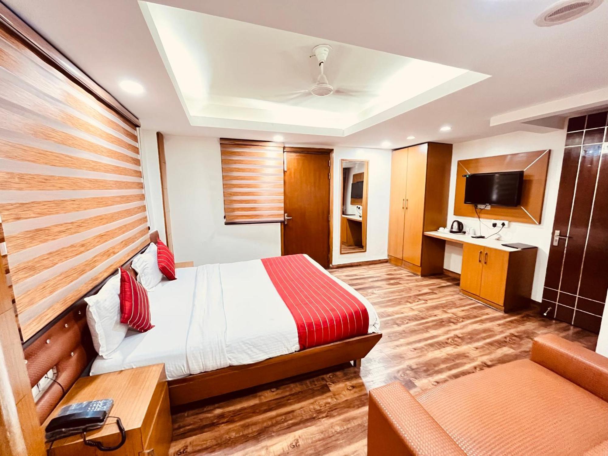 Hotel Sizzling Starr New Delhi Exterior foto