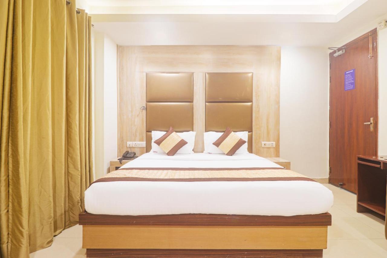 Hotel Sizzling Starr New Delhi Exterior foto