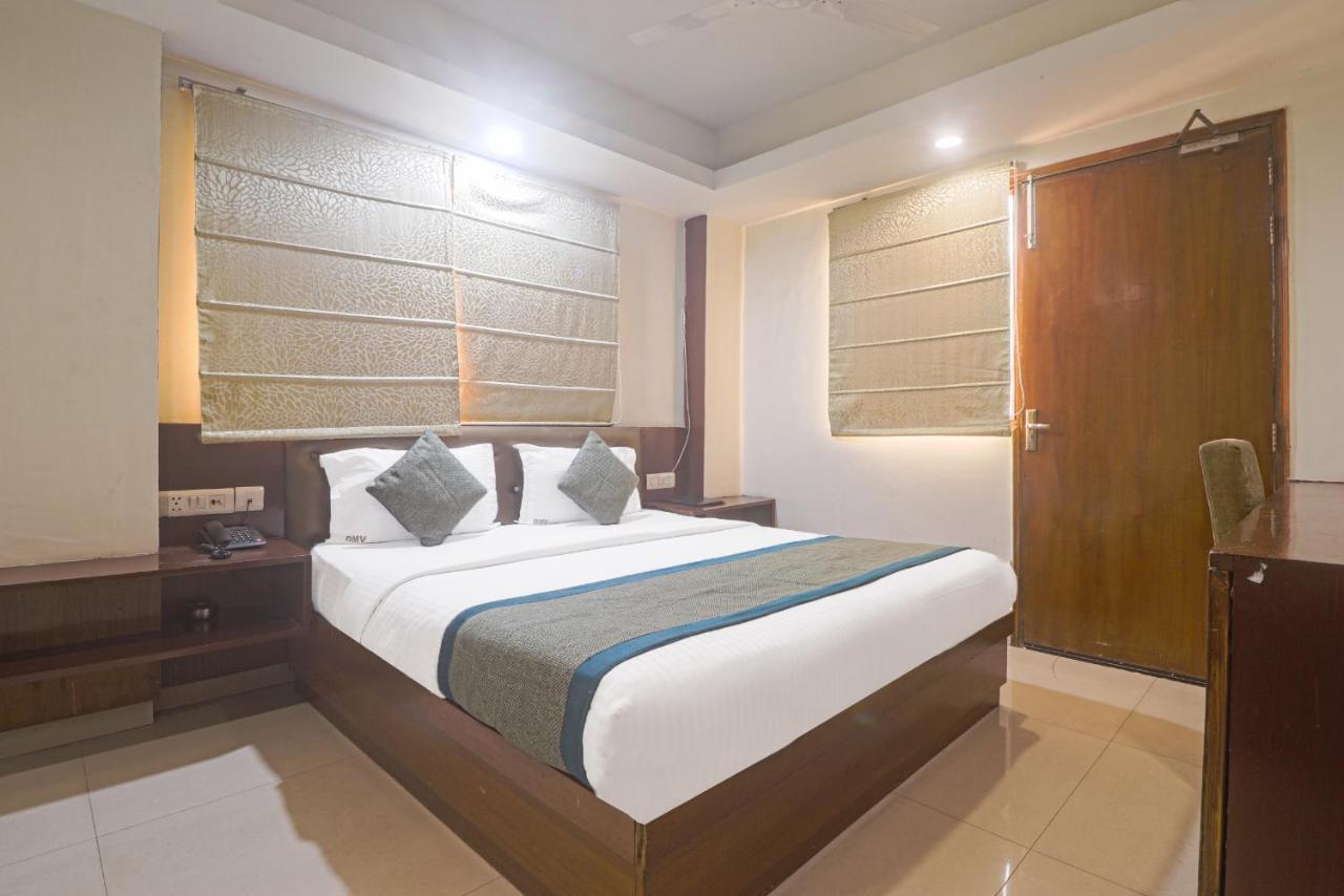 Hotel Sizzling Starr New Delhi Exterior foto