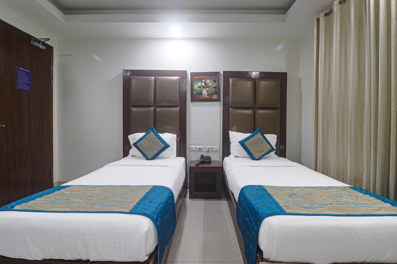 Hotel Sizzling Starr New Delhi Exterior foto