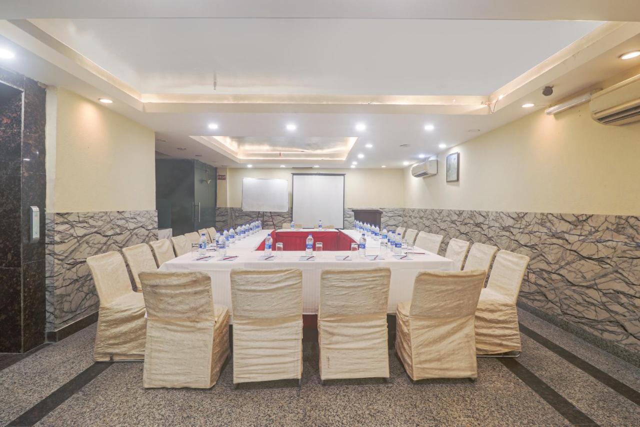 Hotel Sizzling Starr New Delhi Exterior foto