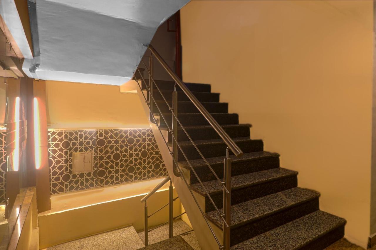 Hotel Sizzling Starr New Delhi Exterior foto