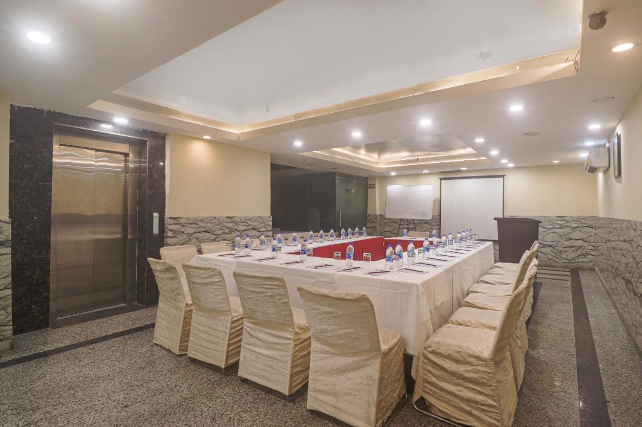 Hotel Sizzling Starr New Delhi Exterior foto