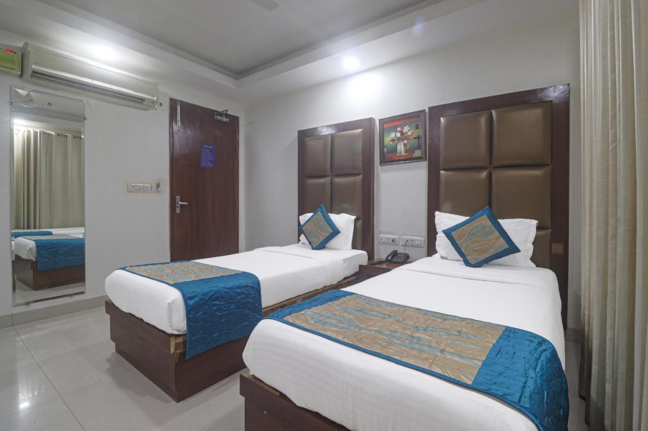 Hotel Sizzling Starr New Delhi Exterior foto