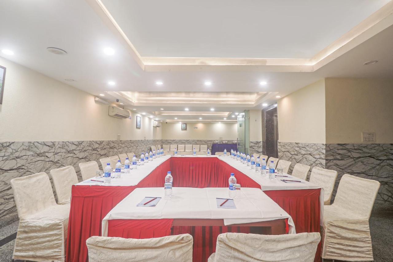 Hotel Sizzling Starr New Delhi Exterior foto
