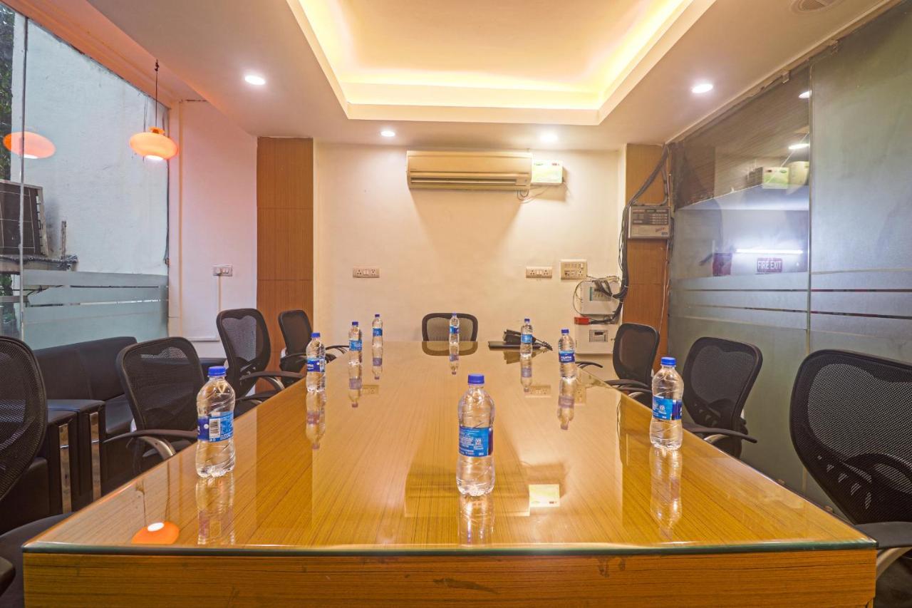 Hotel Sizzling Starr New Delhi Exterior foto
