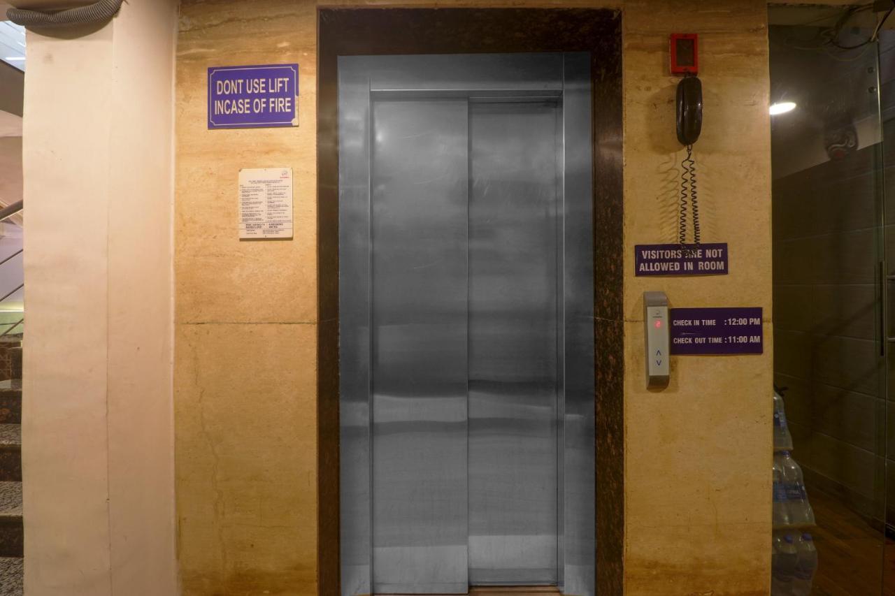 Hotel Sizzling Starr New Delhi Exterior foto